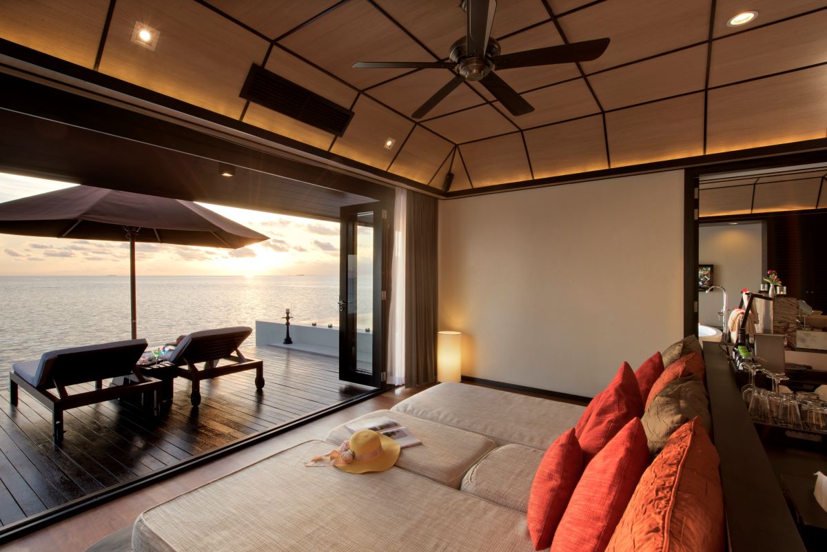Sunset Water Suite Photo 5