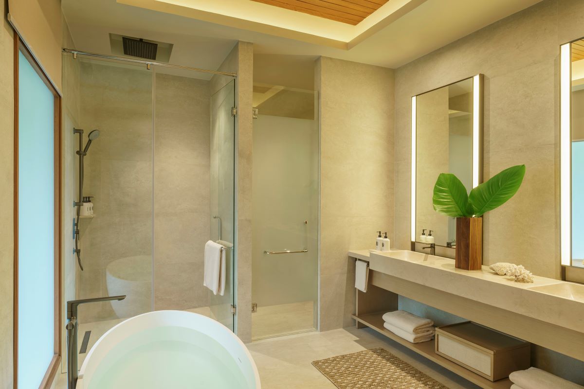 Two Bedroom Beach House with Pool Photo 2