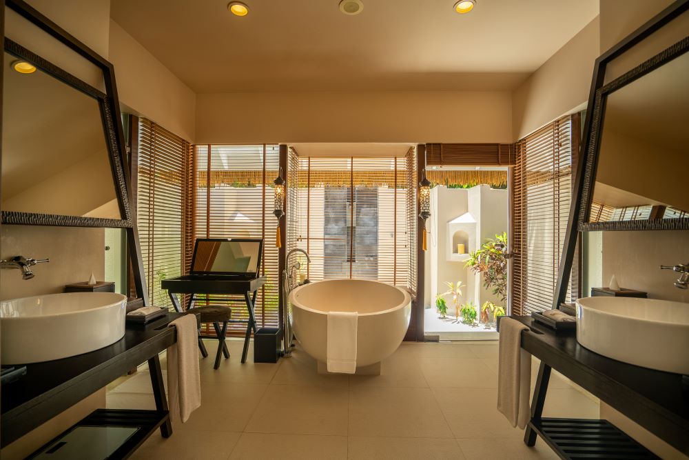 Beach Villa with Pool Photo 2