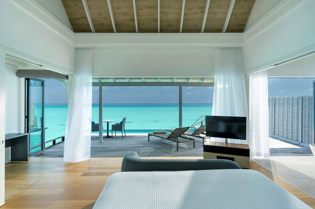 Water Villa with Pool Photo 3