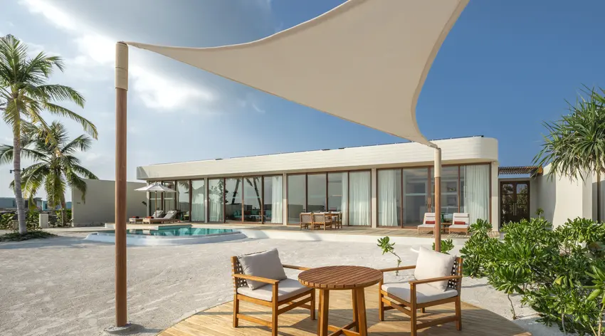 Three-Bedroom Sunset Beach Pool Residence Photo 5