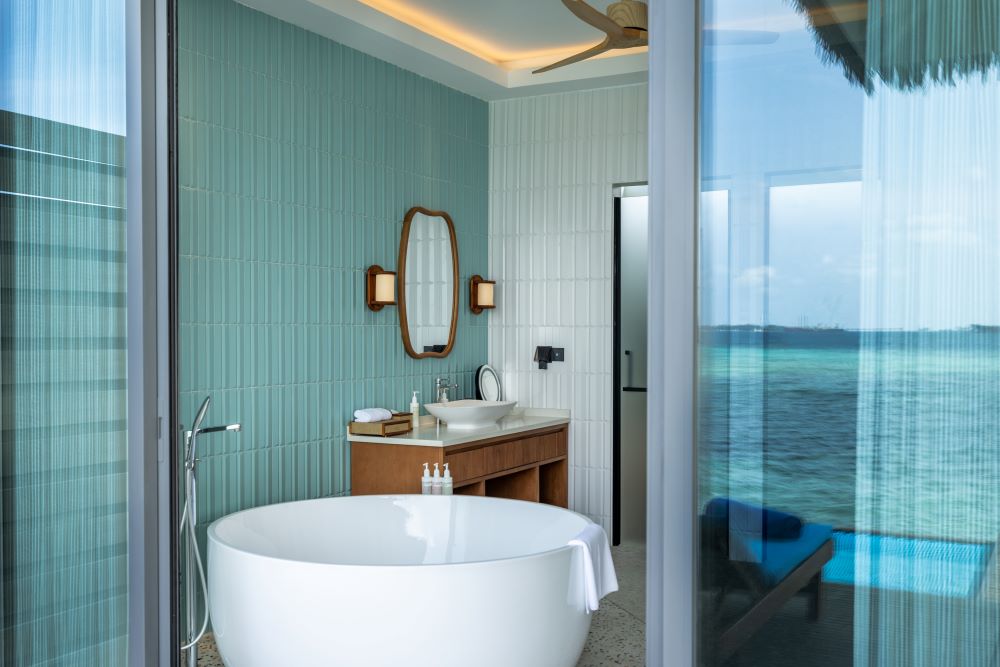 Premium Overwater Pool Villa Photo 3