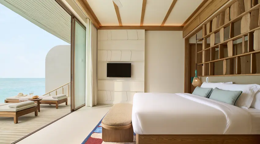 One-Bedroom Overwater Villa with Jacuzzi Photo 2
