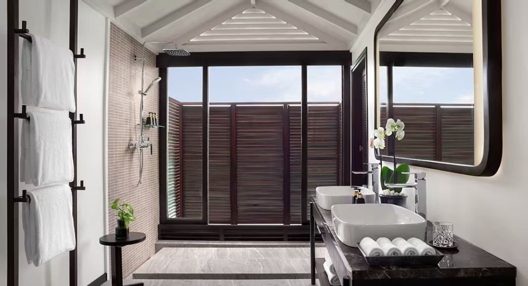 Overwater Villa Photo 2