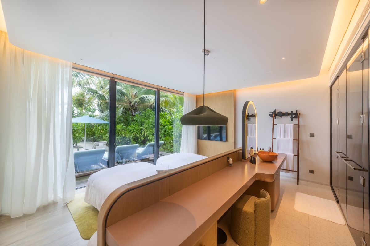 Two-Bedroom Lagoon Beach Pool Loft Photo 10