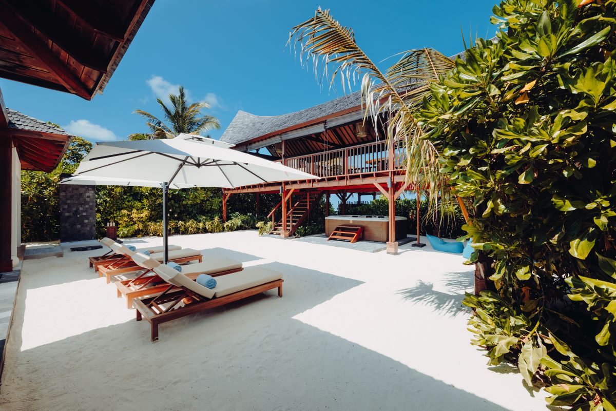 Three-Bedroom Beach Pool Residence Photo 3