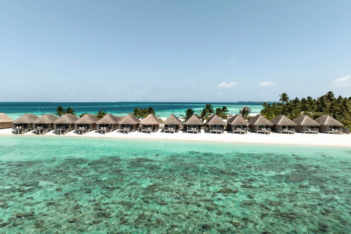 Constance Moofushi, Maldives