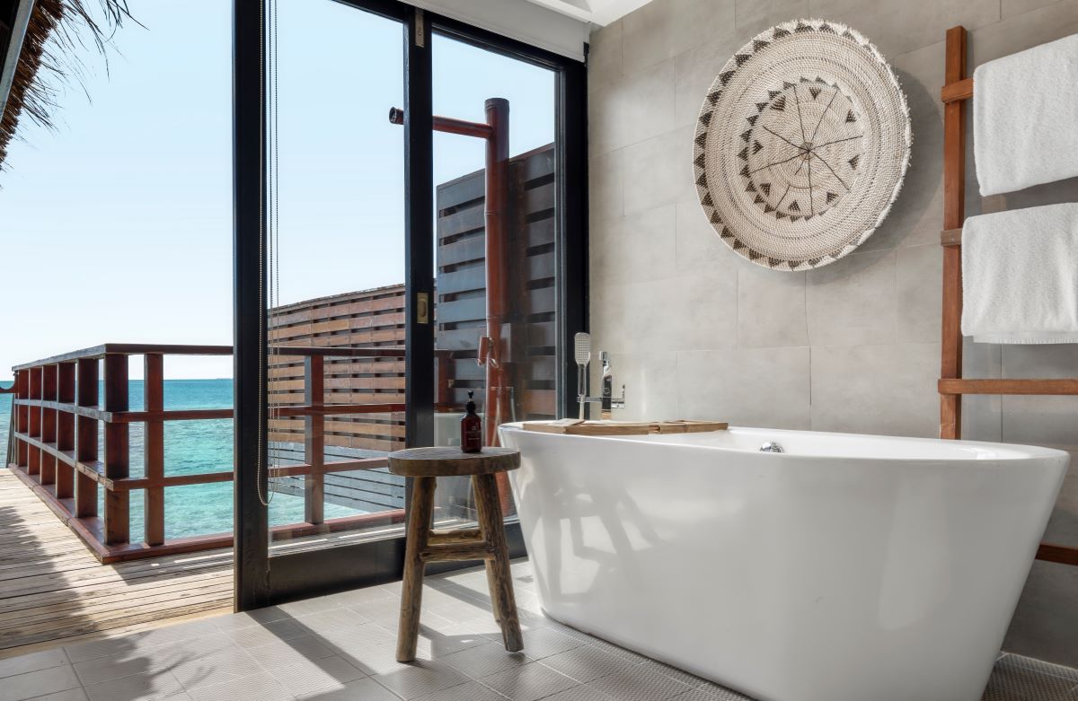 Lagoon Water Villa Photo 3