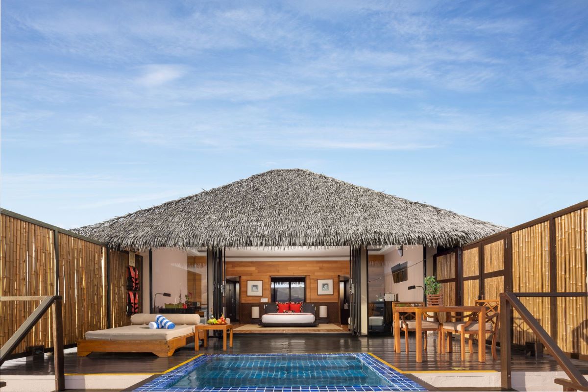 Honeymoon Villa with Private Pool and Jacuzzi Photo 1