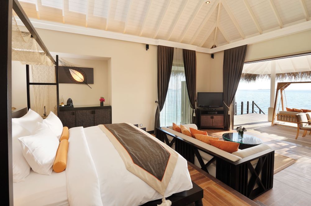 Sunset Lagoon Suite with Pool Photo 3