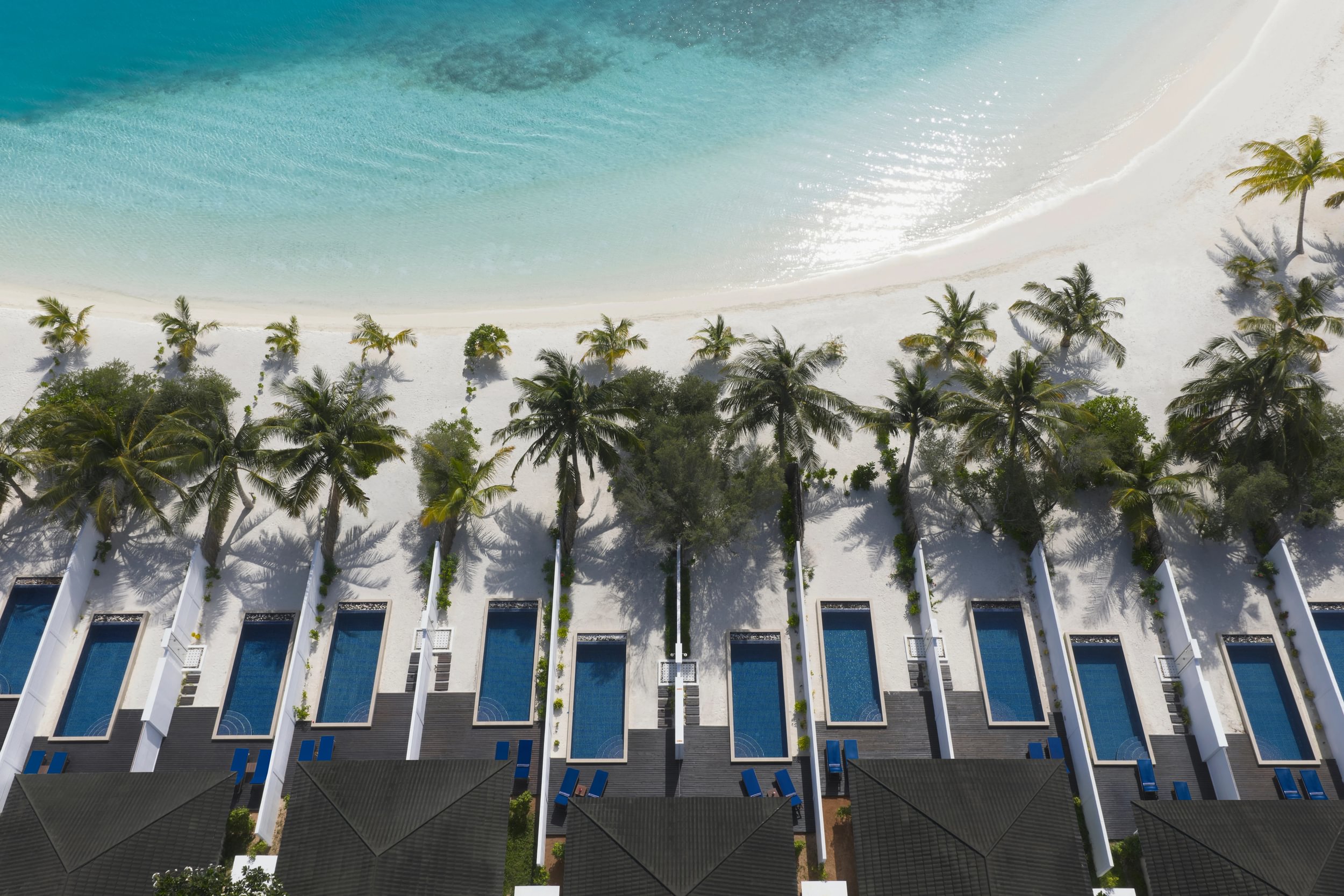 Two Bedroom Beach Villa with 2 Pools Photo 4