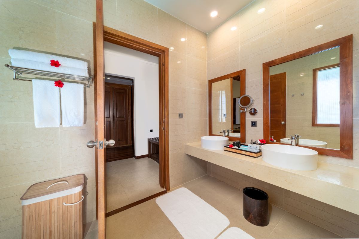Two-Bedroom Ocean Villa with Pool Photo 2