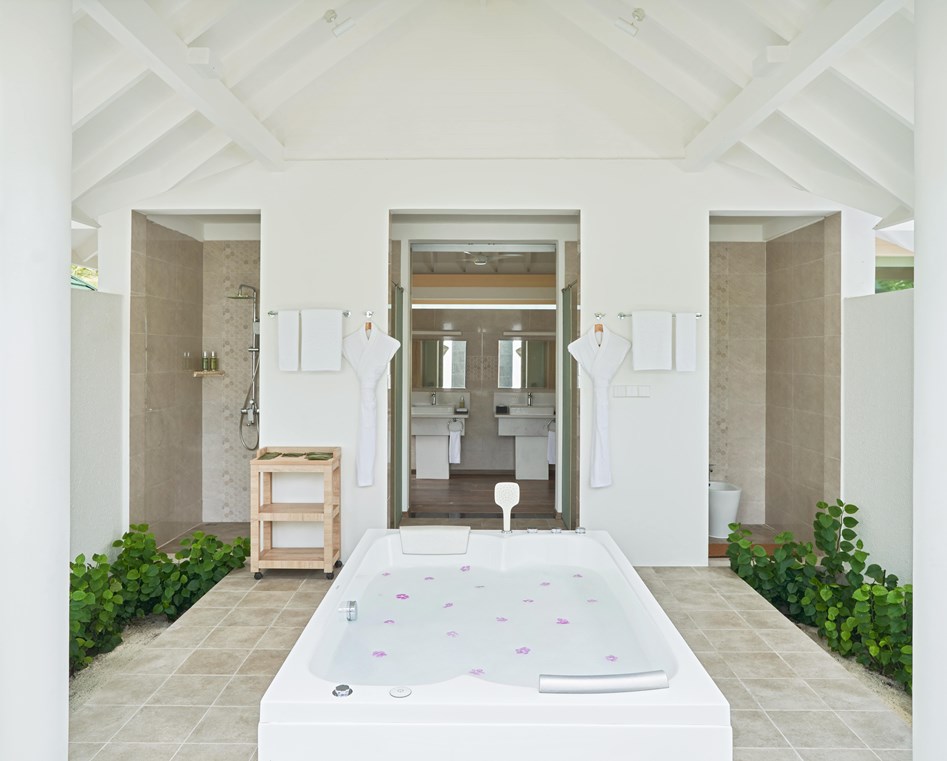 Grand Beach Residence with Pool Photo 3
