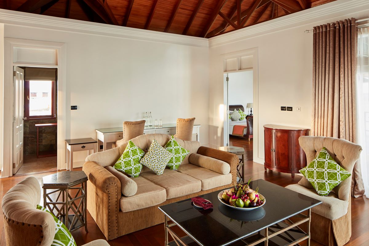 Presidential Water Suite Photo 4