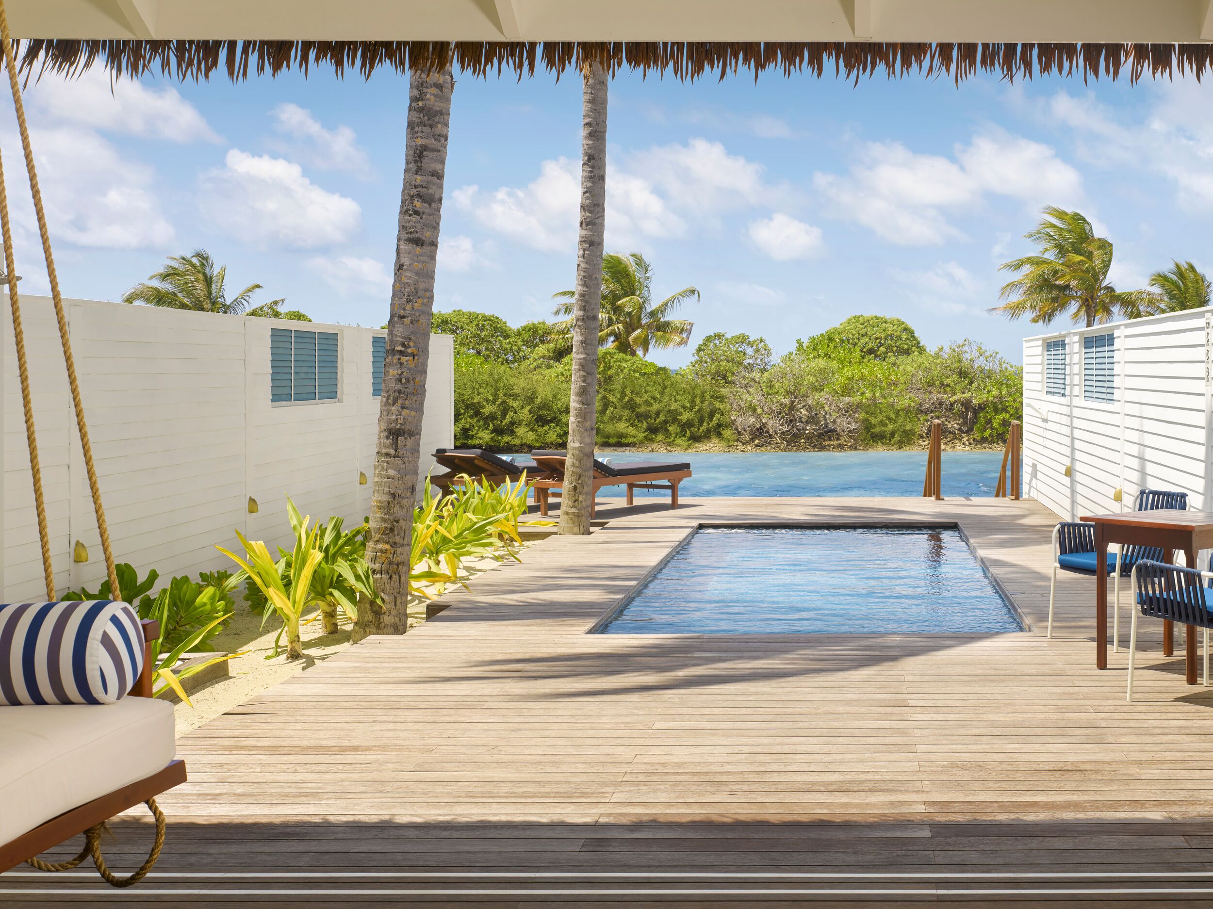 Oceanfront Pool Villa Photo 3