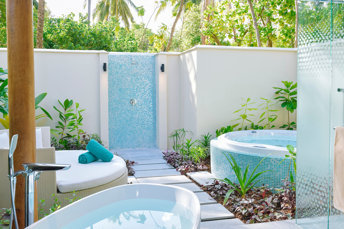 Beach Villa with Swirl Pool Photo 3