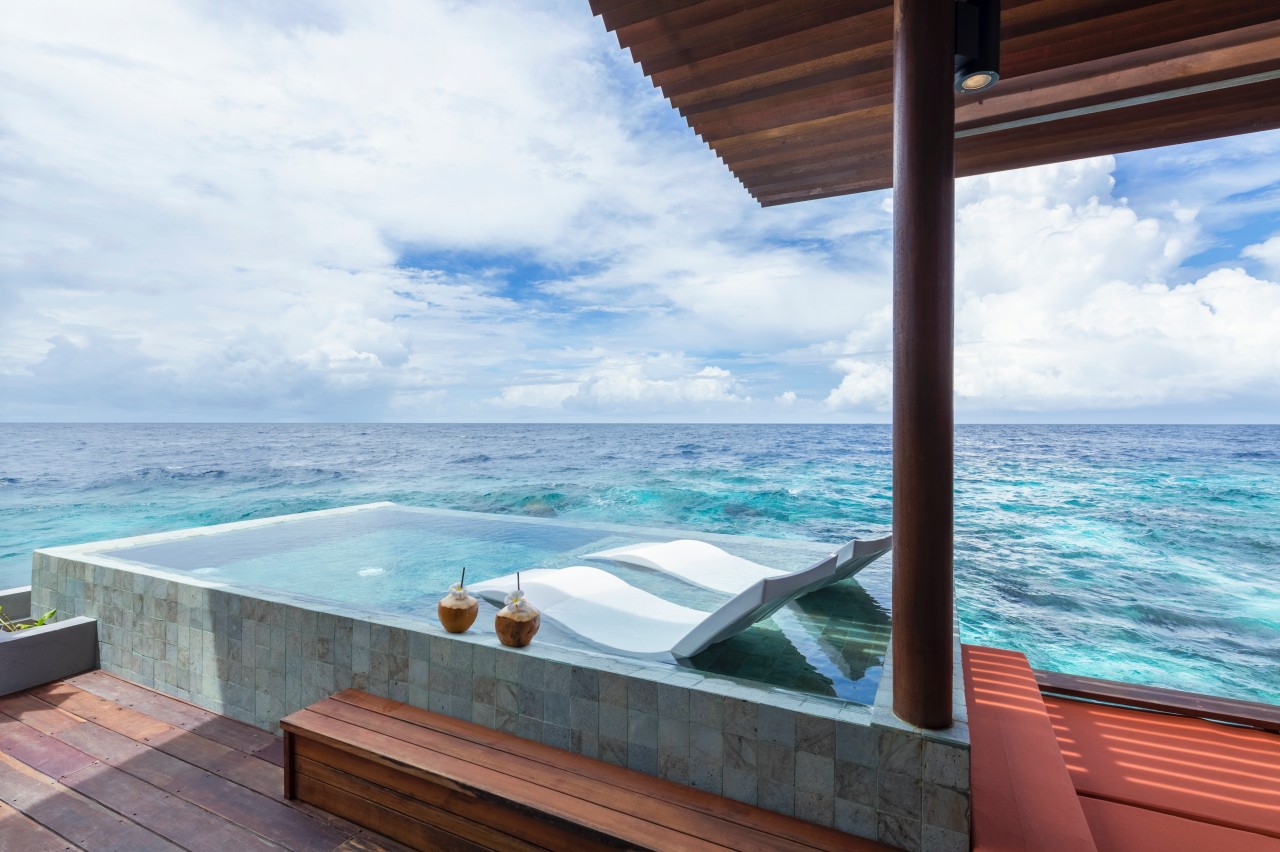 Overwater Sunset Pool Villa Photo 5