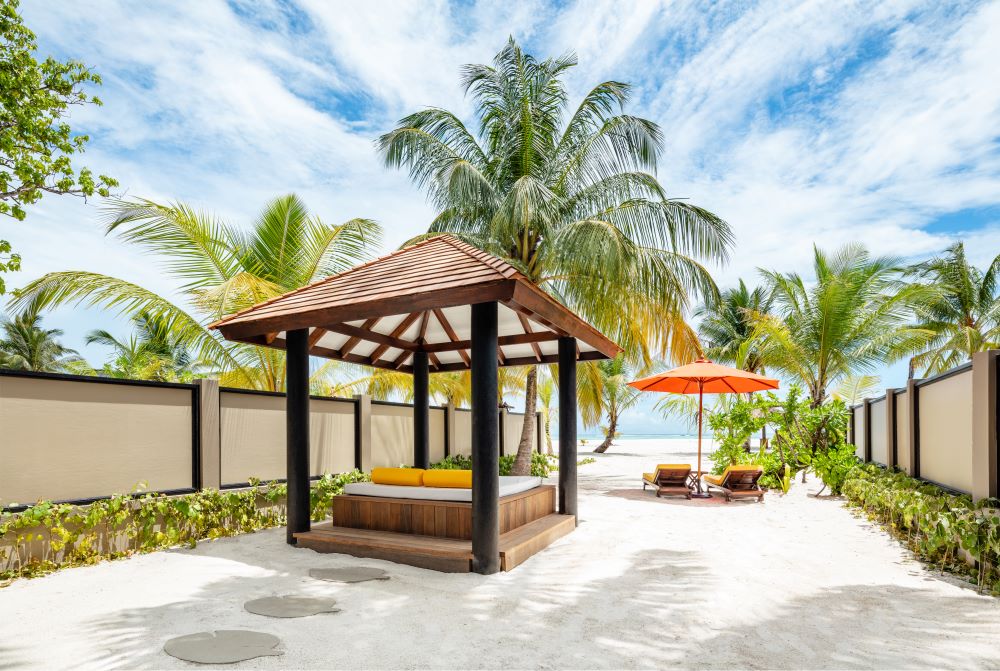Deluxe Beachfront Pool Villa Photo 1