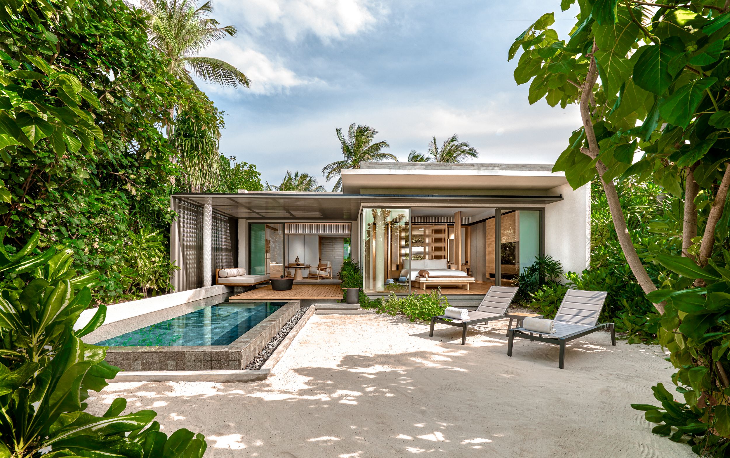 One Bedroom Sunset Beach Pool VIlla Photo 1
