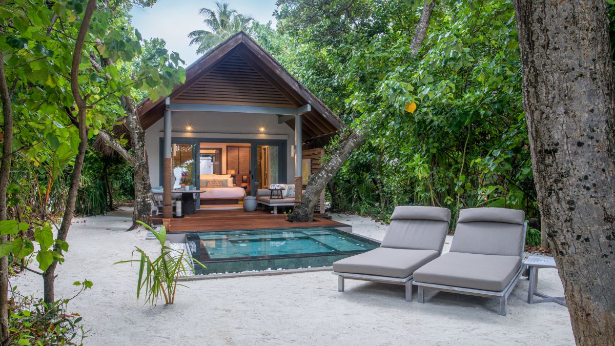 Beach Villa with Plunge Pool Photo 1