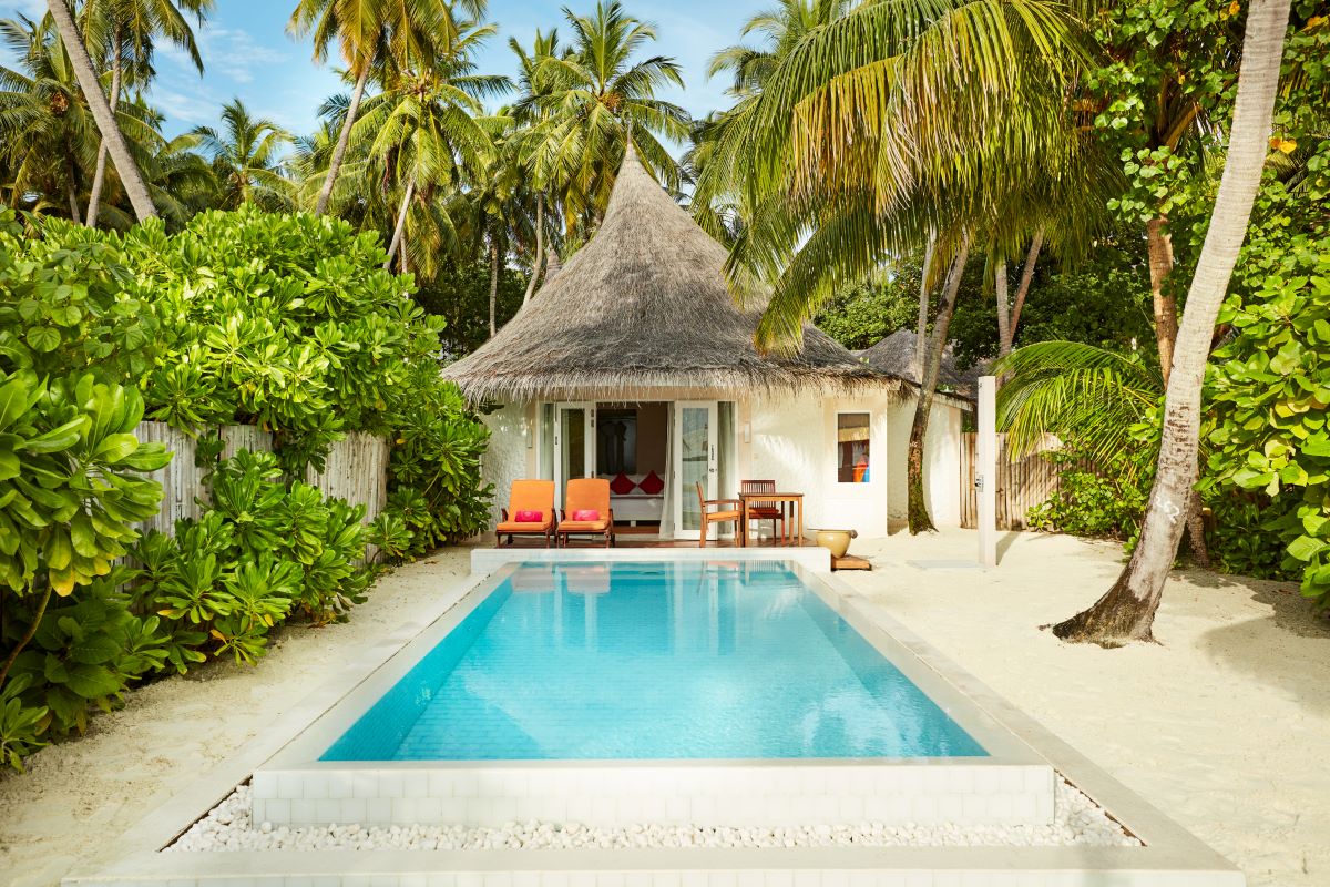 Grand Beach Villa with Pool Photo 3