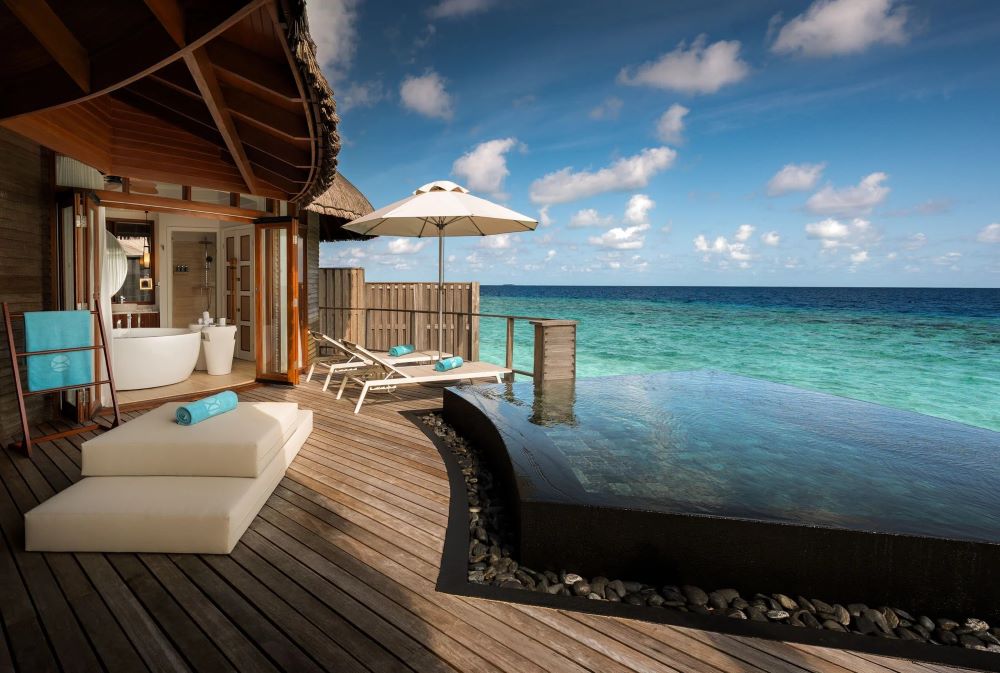 Water Villa with Pool Photo 4