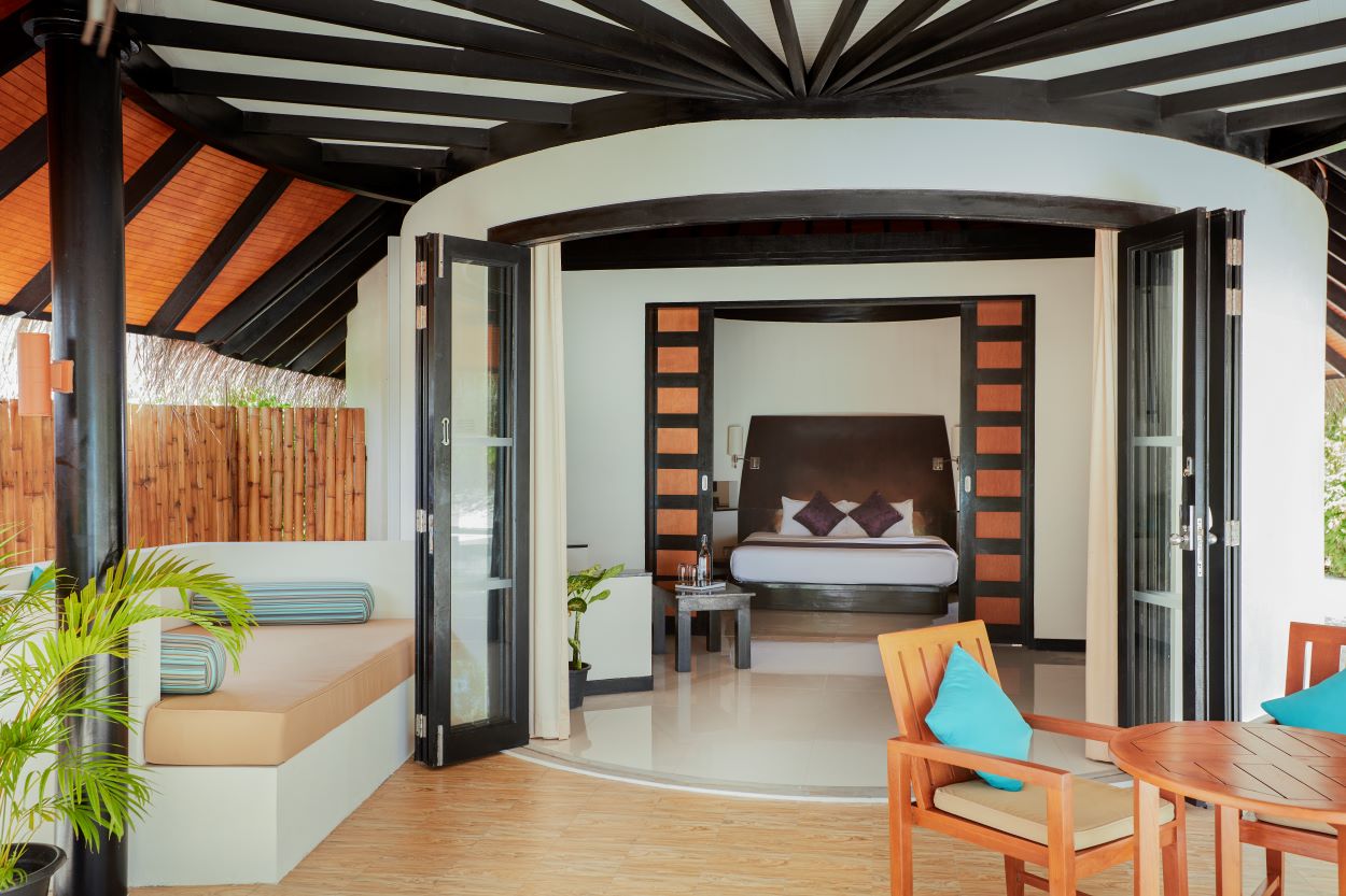 Family Deluxe Beach Villa with Pool Photo 3