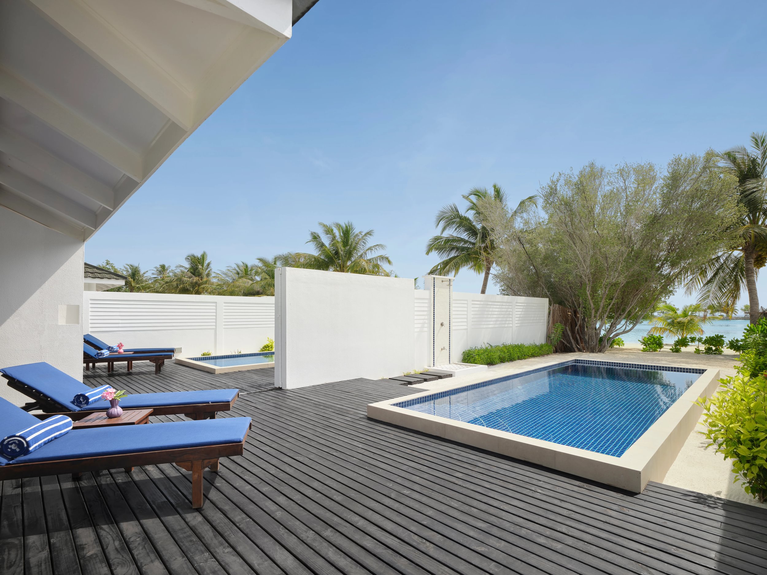 Two Bedroom Beach Villa with 2 Pools Photo 3