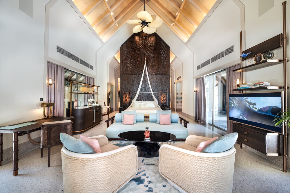 Three Bedroom Beach Residence with Pool Photo 2