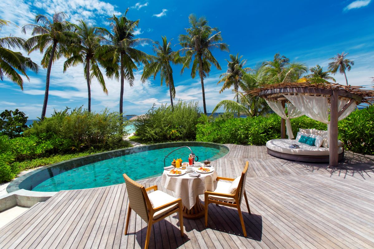 Beach Villa with Private Pool Photo 4