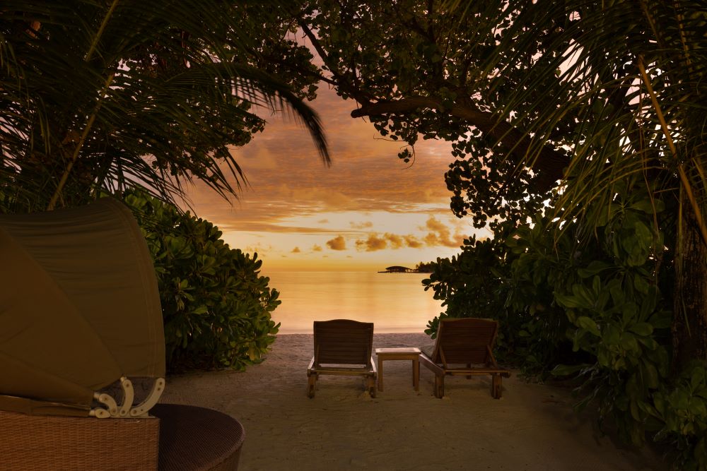 Beachfront Sunset Villa Photo 2