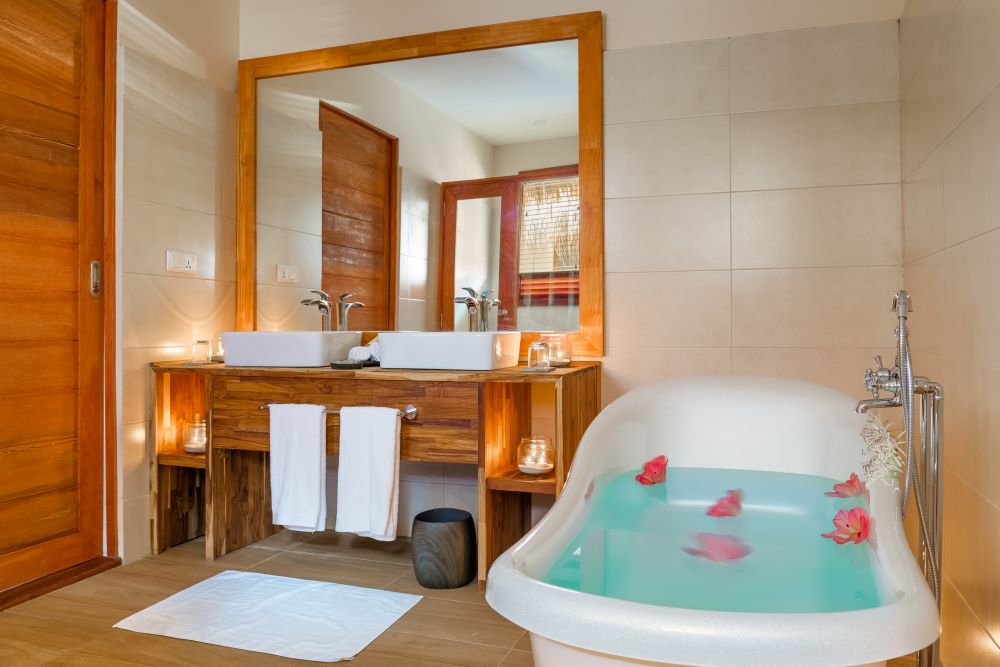 Water Villa with Pool Photo 2