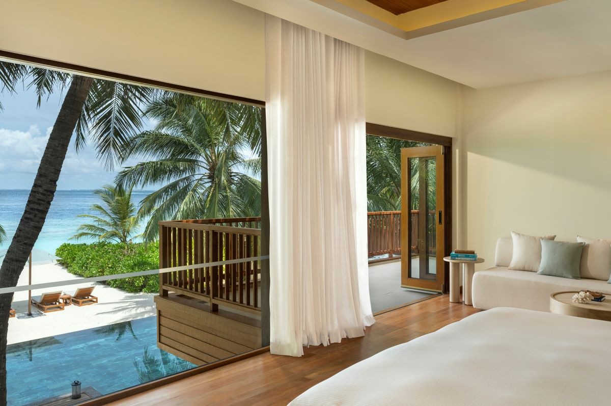 Two Bedroom Beach House with Pool Photo 3