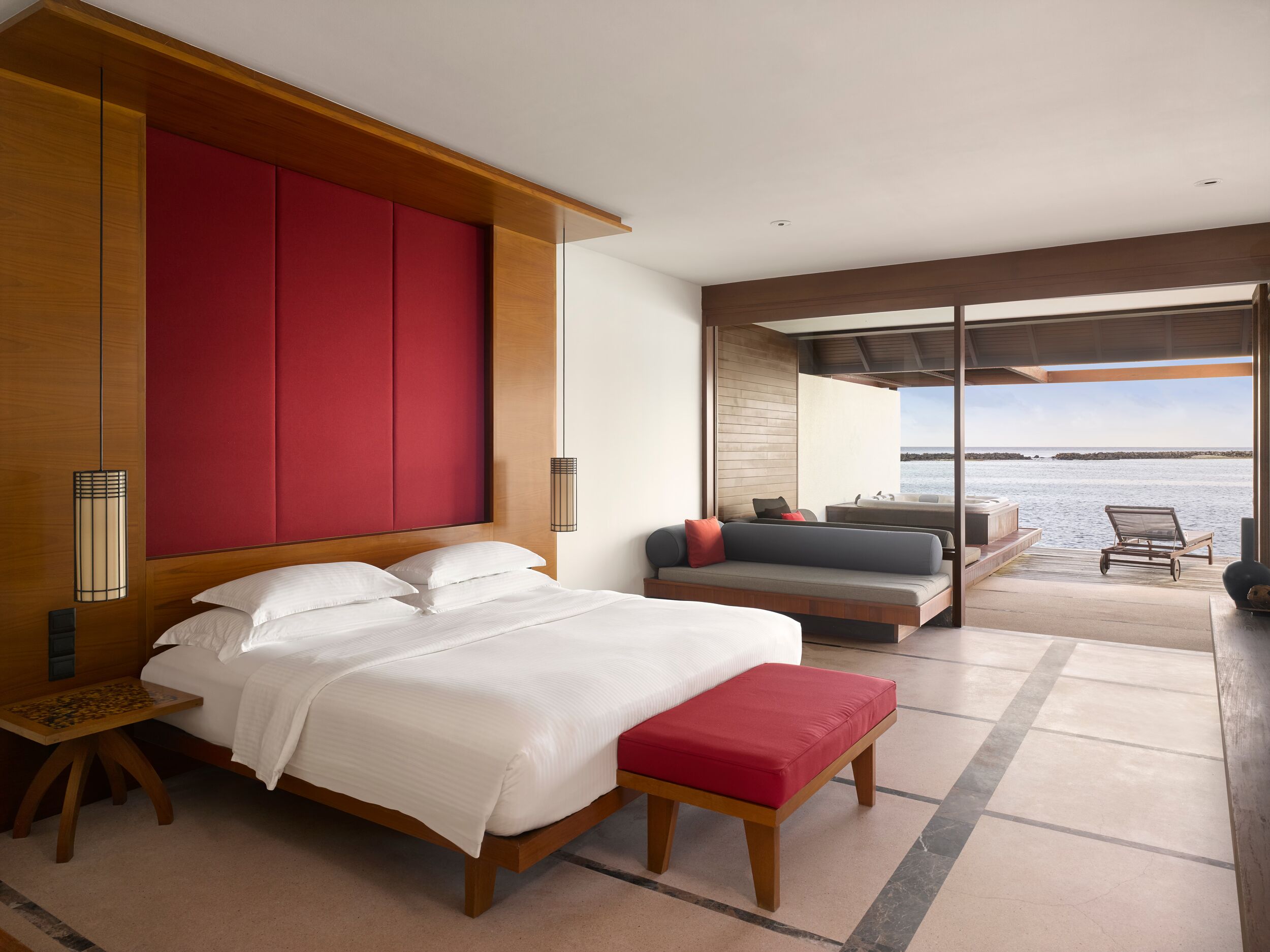Water Villa with Whirlpool Photo 2