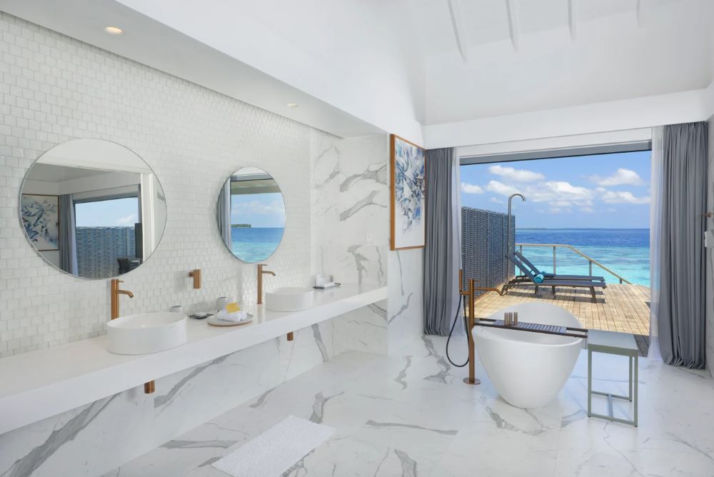 One Bedroom Sunset Over Water Villa with Private Pool Photo 2