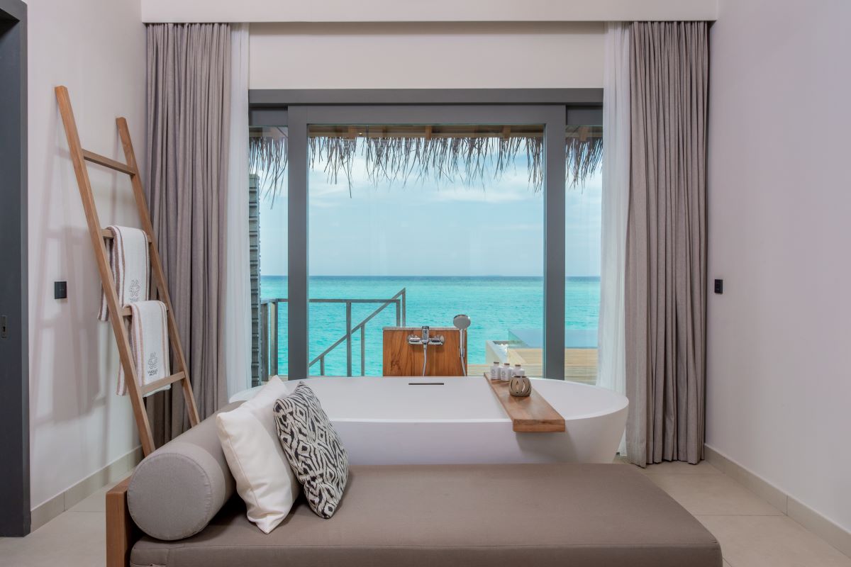 Overwater Deluxe Pool Villa Photo 2