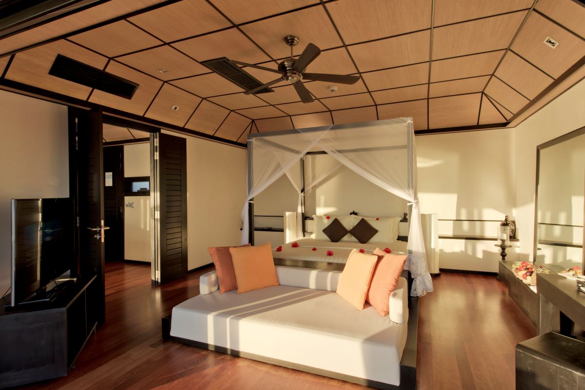 Sunset Water Suite Photo 6