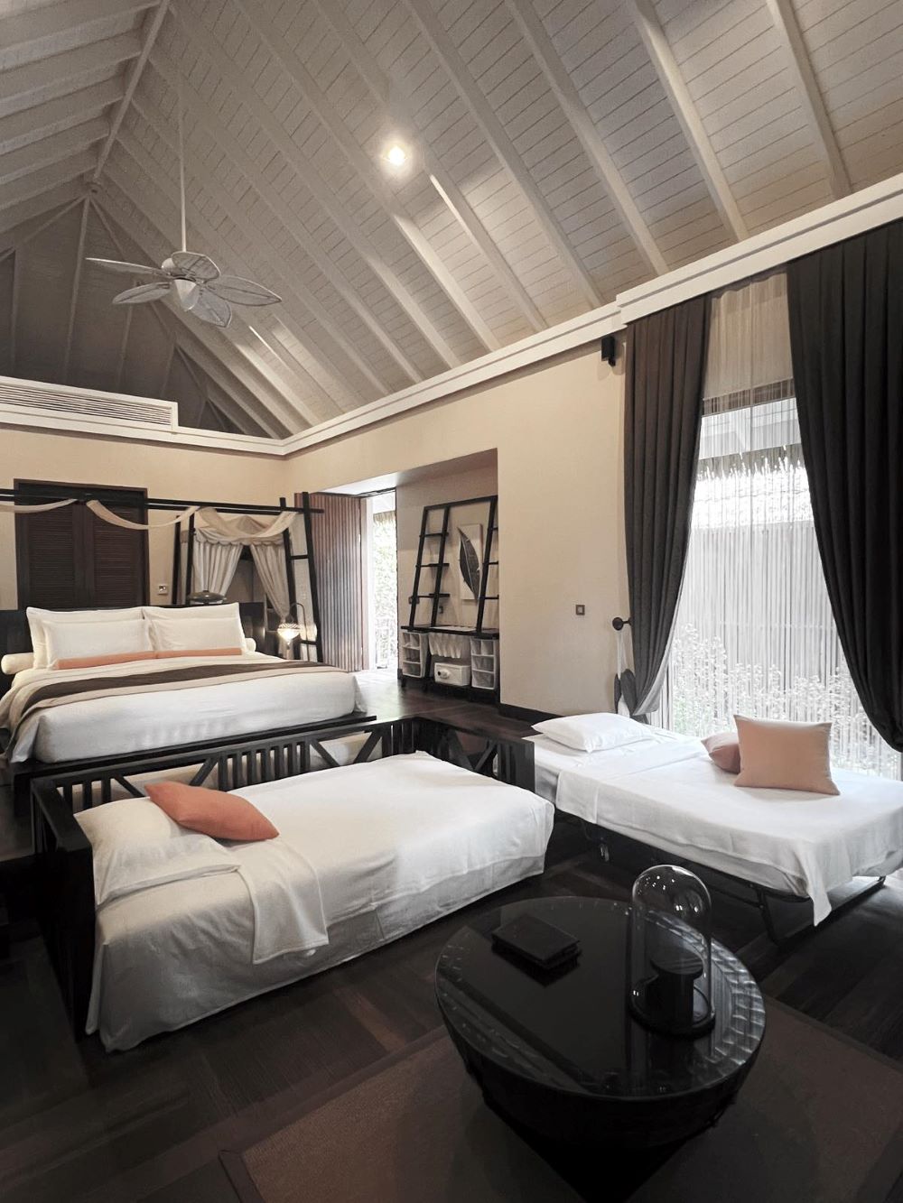 Beach Suites with Pool Photo 3