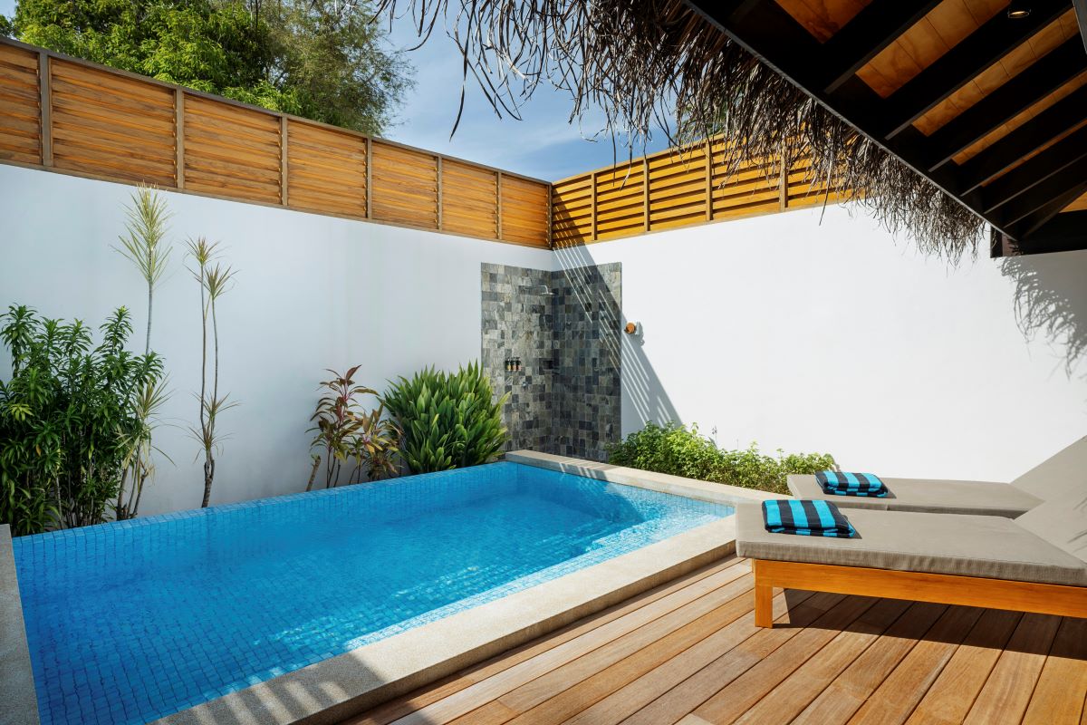 Deluxe Villa with Pool Photo 4