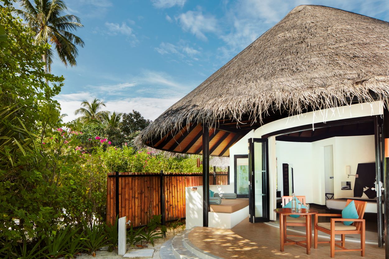 Deluxe Beach Villa with Pool Photo 3