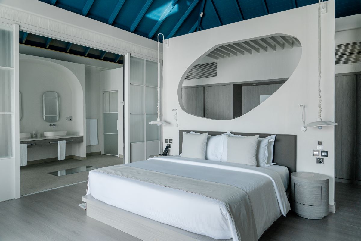 Two Bedroom Ocean Signature Villa with Pool + Slide Photo 8