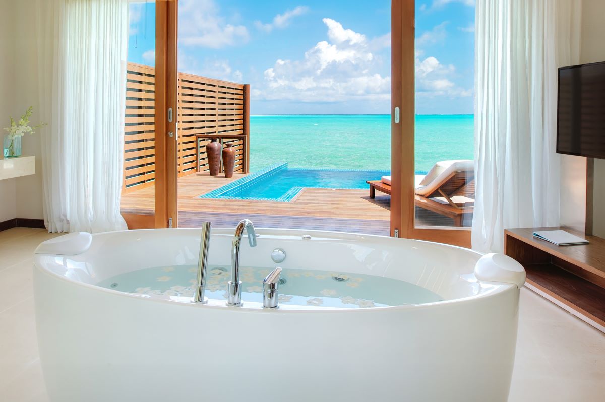Deluxe Water Villa with Pool Photo 2