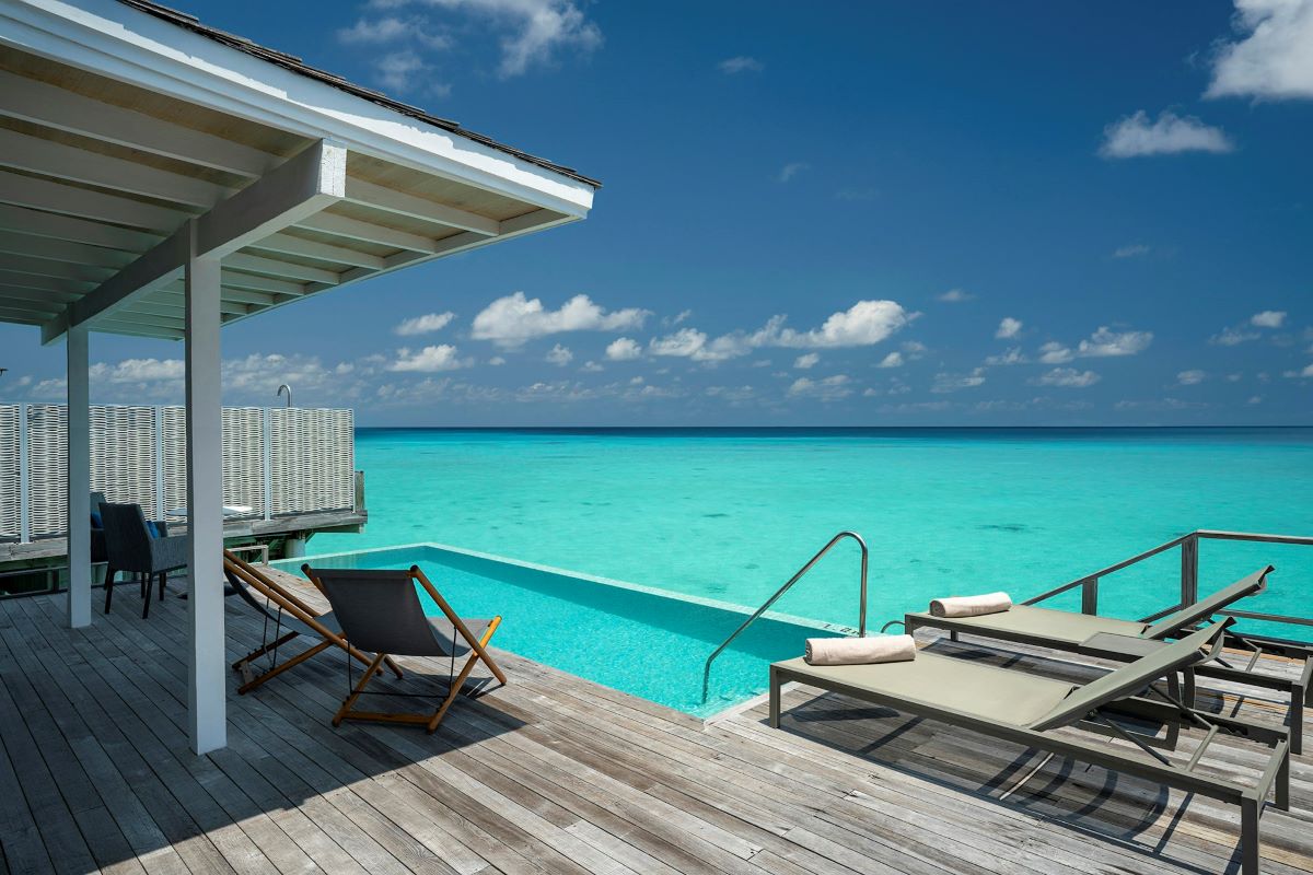Water Villa with Pool Photo 2