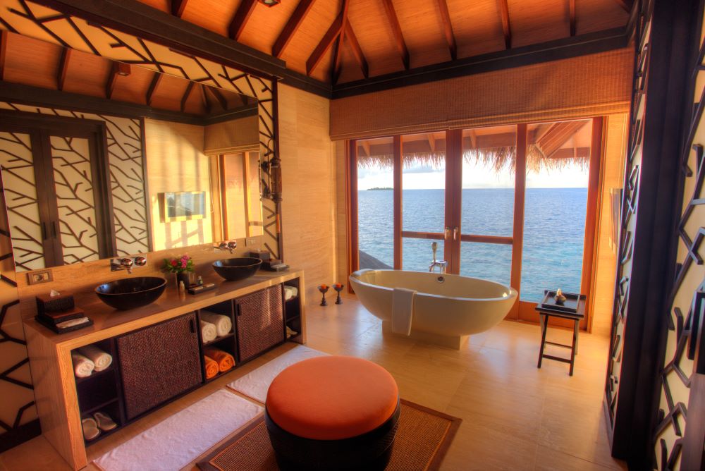 Royal Ocean Suite with Pool Photo 2