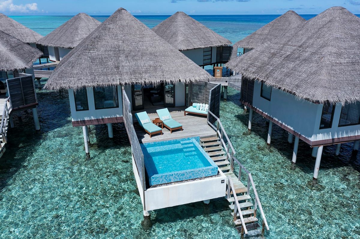 Water Bungalow with Pool Photo 2