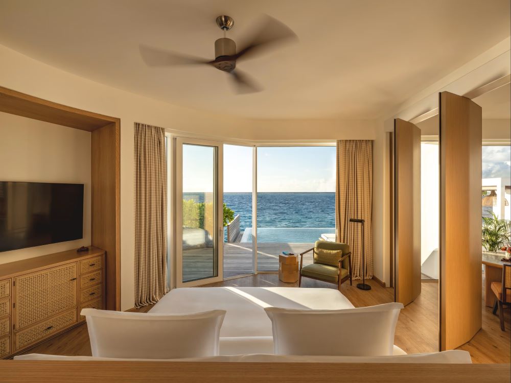 One Bedroom Water Villa with Pool Photo 1