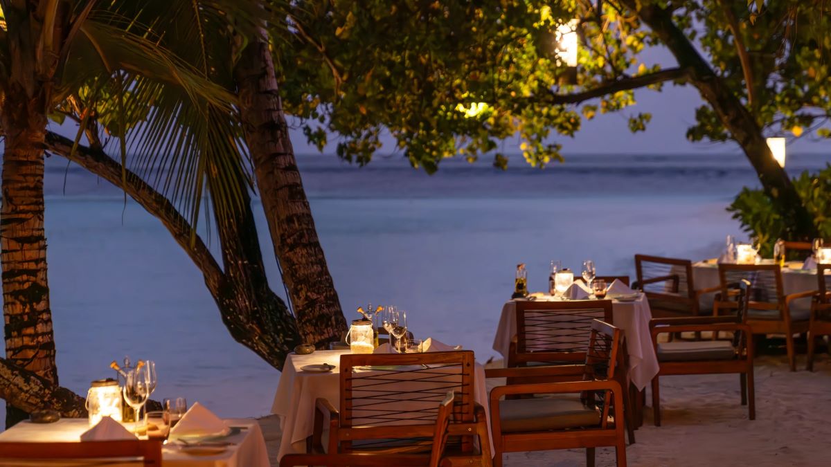 Constance Moofushi, Maldives