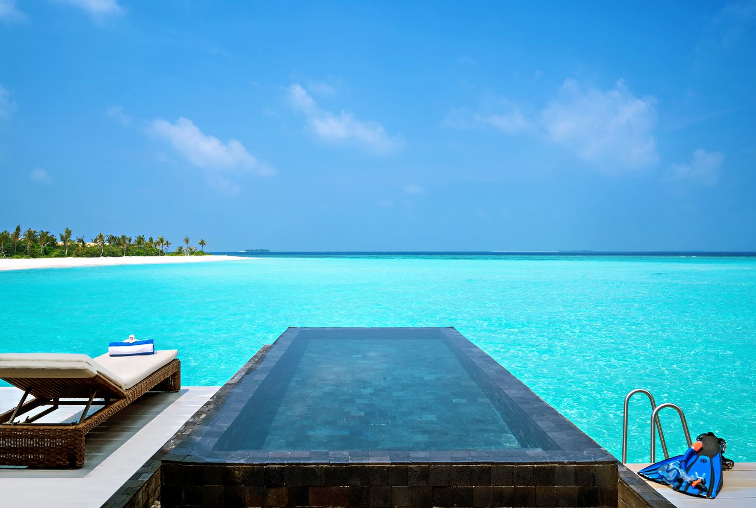 Kuredhivaru Resort & Spa, Maldives
