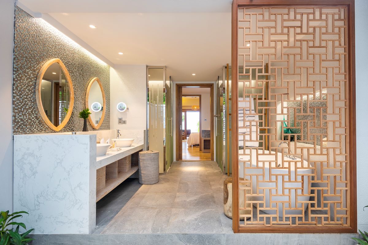 Beach Suite with Jacuzzi Photo 3
