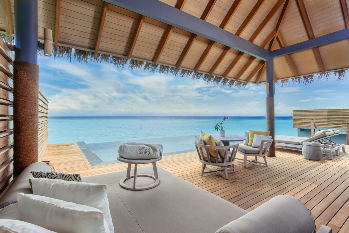 Overwater Deluxe Pool Villa Photo 3